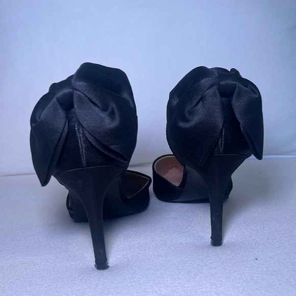 Black Bow Heels - Picture 1 of 4